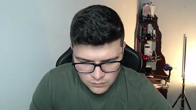 Plug Control online show from March 1, 2026, 7:16 pm