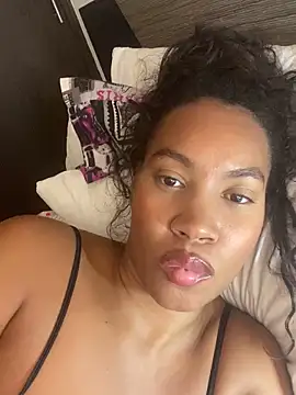 Carolinarossees online show from September 30, 2025, 8:58 pm