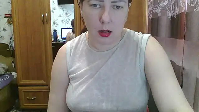 Snapshot of SophieNightAh chatting on February 2, 2025, 11:19 am SophieNightAh online show from February 2, 2025, 11:19 am