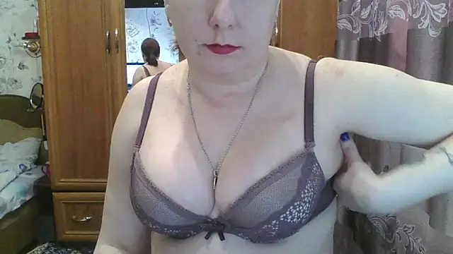 Snapshot of SophieNightAh chatting on March 20, 2025, 12:11 pm SophieNightAh online show from March 20, 2025, 12:11 pm