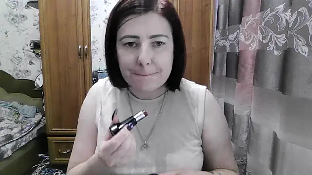 Snapshot of SophieNightAh chatting on September 12, 2025, 12:27 pm SophieNightAh online show from September 12, 2025, 12:27 pm