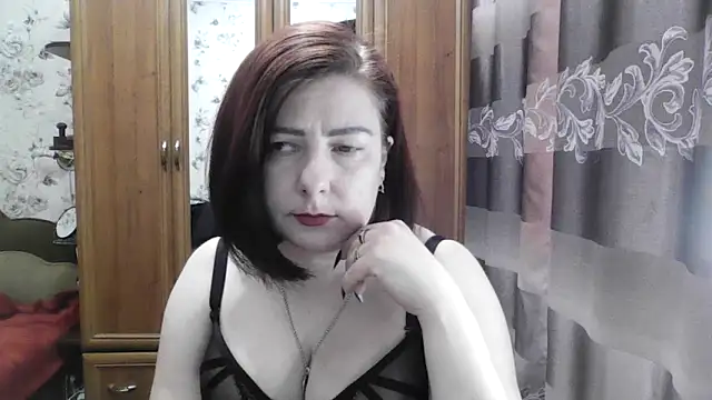 Snapshot of SophieNightAh chatting on September 29, 2025, 1:16 pm SophieNightAh online show from September 29, 2025, 1:16 pm