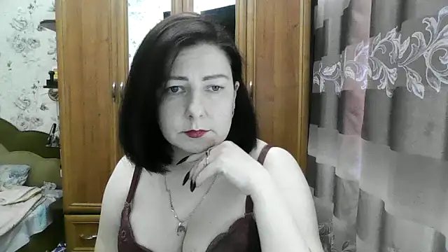 Snapshot of SophieNightAh chatting on October 11, 2025, 12:47 pm SophieNightAh online show from October 11, 2025, 12:47 pm