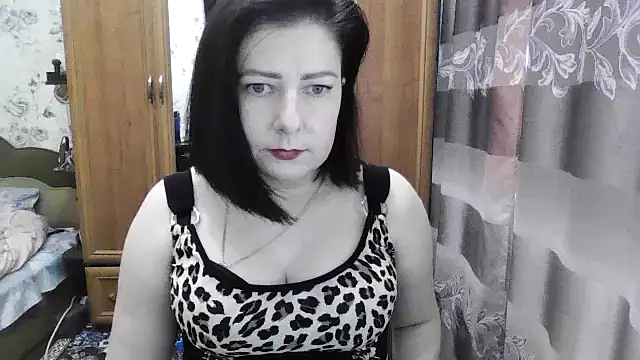 Snapshot of SophieNightAh chatting on October 16, 2025, 12:17 pm SophieNightAh online show from October 16, 2025, 12:17 pm