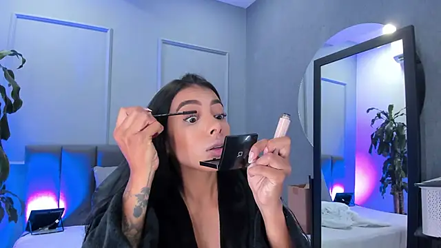 Elisa castrillon online show from November 29, 2025, 9:40 pm