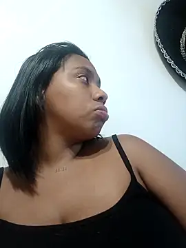 lia mariana online show from March 5, 2026, 3:24 am