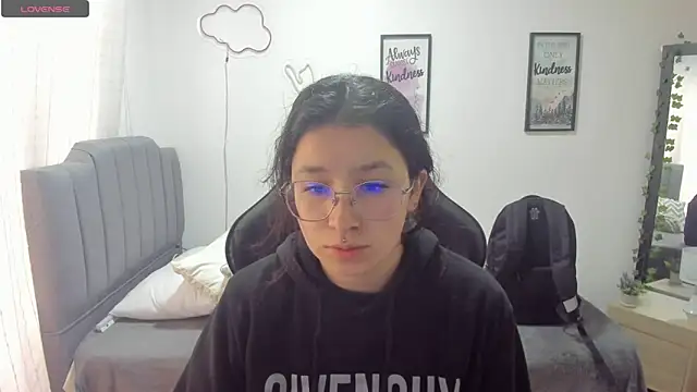 Amy joones online show from January 31, 2025, 1:23 pm