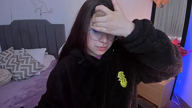 Amy joones online show from March 31, 2026, 12:49 pm