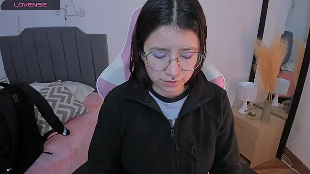 Amy joones online show from April 8, 2026, 11:10 am