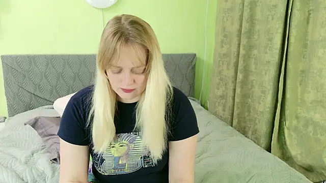Kira Miler online show from May 21, 2026, 5:25 am