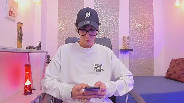 Nikolay Gregori online show from October 17, 2025, 4:37 am