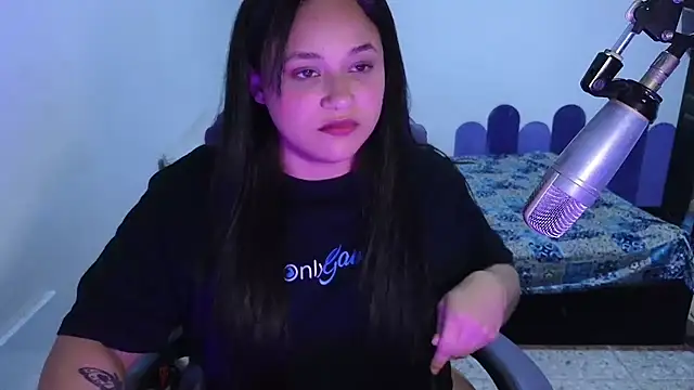Snapshot of Luciernaga18 chatting on June 30, 2026, 2:12 am Luciernaga18 online show from June 30, 2026, 2:12 am