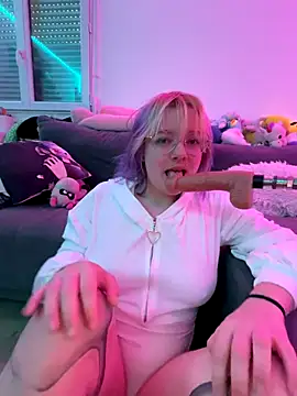 LaskaLeRoomba online show from December 2, 2025, 9:58 am