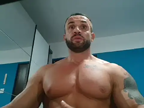Snapshot of Magnificmuscles89 chatting on December 3, 2024, 2:14 am Magnificmuscles89 online show from December 3, 2024, 2:14 am