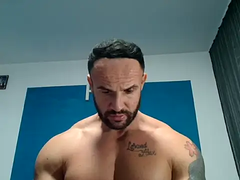 Snapshot of Magnificmuscles89 chatting on December 12, 2024, 11:03 pm Magnificmuscles89 online show from December 12, 2024, 11:03 pm