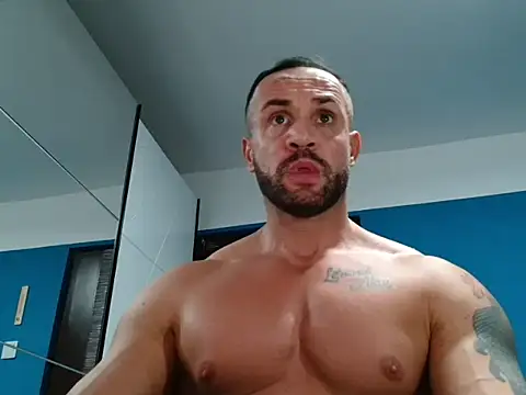 Snapshot of Magnificmuscles89 chatting on January 1, 2025, 12:00 am Magnificmuscles89 online show from January 1, 2025, 12:00 am