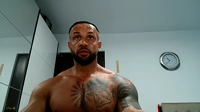 Magnificmuscles89 online show from November 4, 2025, 8:41 pm