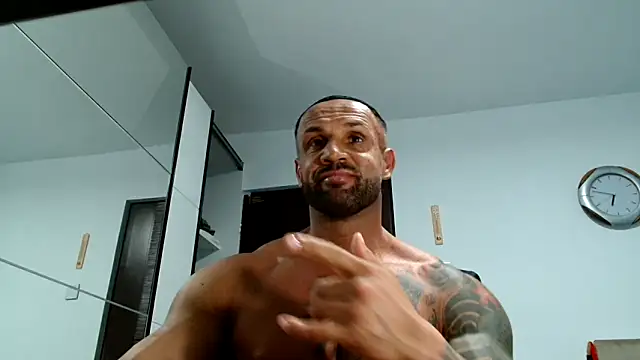 Magnificmuscles89 online show from November 13, 2025, 4:50 pm