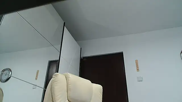 Magnificmuscles89 online show from April 18, 2026, 7:40 pm