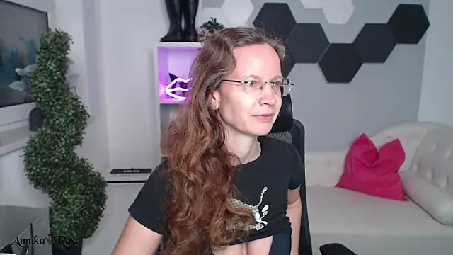 AnnikaRose online show from March 16, 2025, 12:00 pm