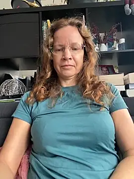 AnnikaRose online show from October 28, 2025, 8:07 am