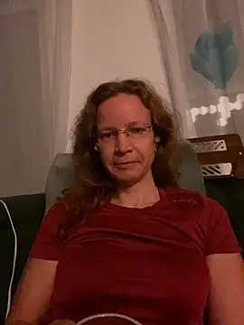 AnnikaRose online show from November 5, 2025, 6:46 am