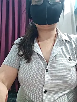 Aishwaryaa 69 online show from April 18, 2026, 2:37 am