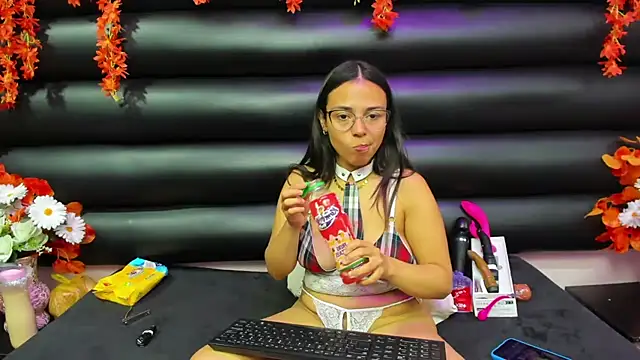 ValerySweety online show from September 28, 2025, 3:23 am