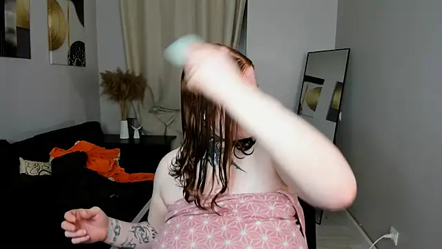 Cassie xKiss online show from April 15, 2026, 5:58 am