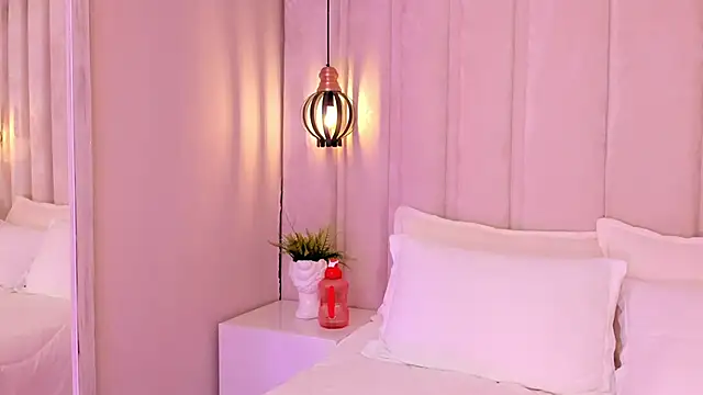 bonniekim  online show from February 20, 2025, 3:52 pm