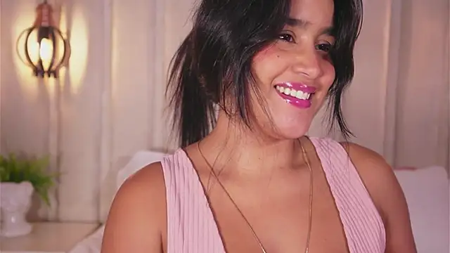 bonniekim  online show from September 9, 2025, 3:39 am