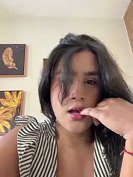 bonniekim  online show from September 21, 2025, 4:19 pm