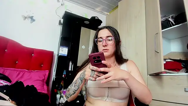 Sweet-Suck69 online show from September 22, 2025, 6:32 pm