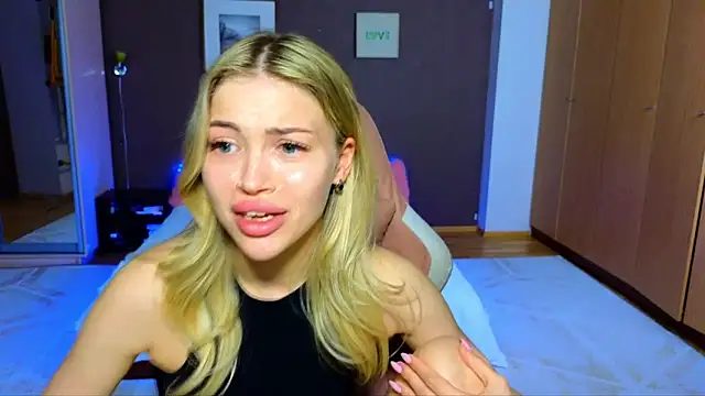 EmmyMills online show from March 23, 2025, 12:47 am