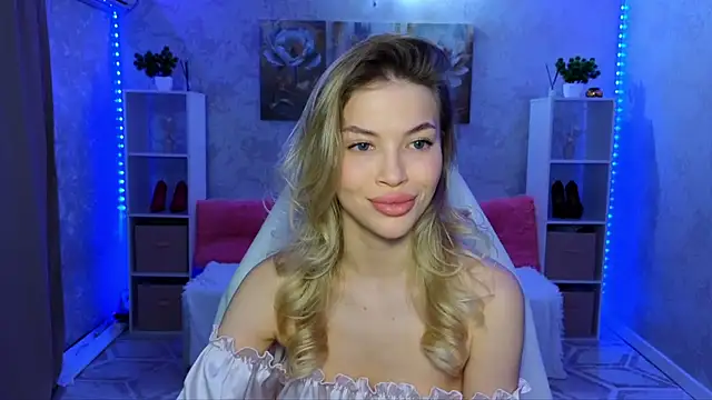 EmmyMills online show from February 11, 2026, 9:09 pm