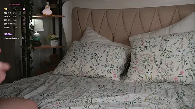 LillianLester online show from March 20, 2025, 4:18 am