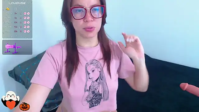 SharonR1 online show from October 5, 2025, 9:13 pm