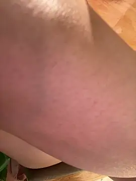 Lami Mi online show from April 18, 2026, 7:45 am