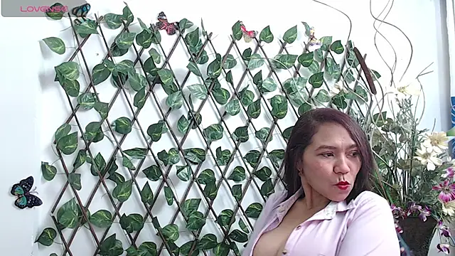 dannamomcerrat online show from October 14, 2025, 12:22 am