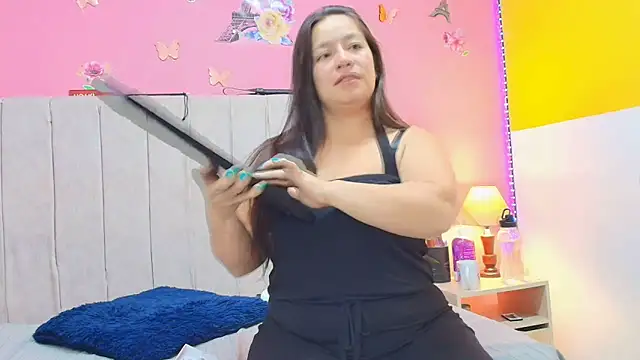 monickhot303av online show from March 22, 2025, 4:56 am