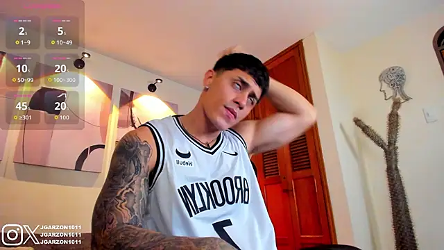 Snapshot of _joansoto chatting on May 1, 2026, 2:32 pm joansoto online show from May 1, 2026, 2:32 pm