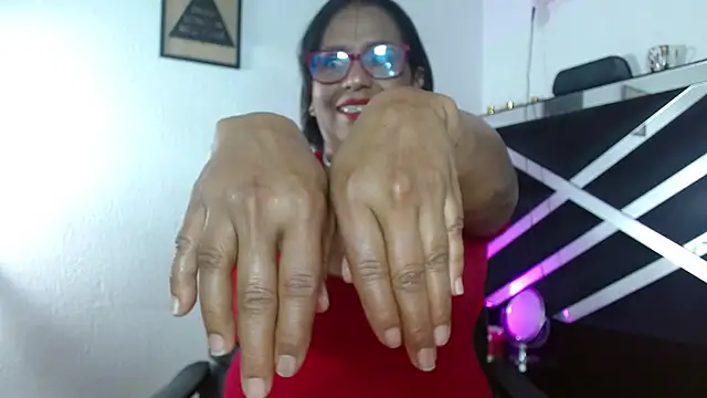 Snapshot of elizabeth_mature23 chatting on May 3, 2026, 2:01 pm elizabeth mature23 online show from May 3, 2026, 2:01 pm