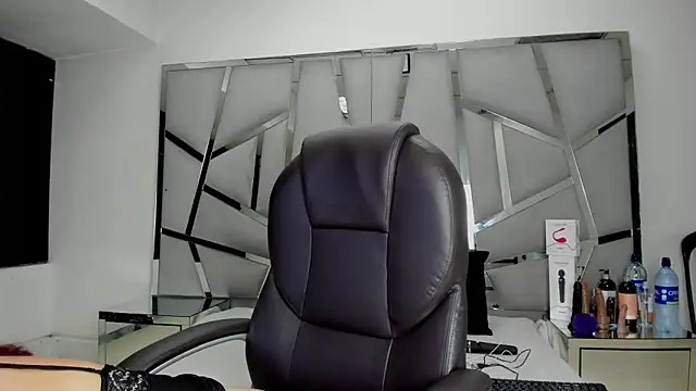 Catherinee69 x online show from February 4, 2026, 4:18 am