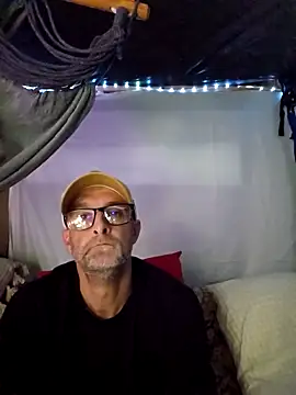 Cadillacninja online show from November 4, 2025, 8:35 am