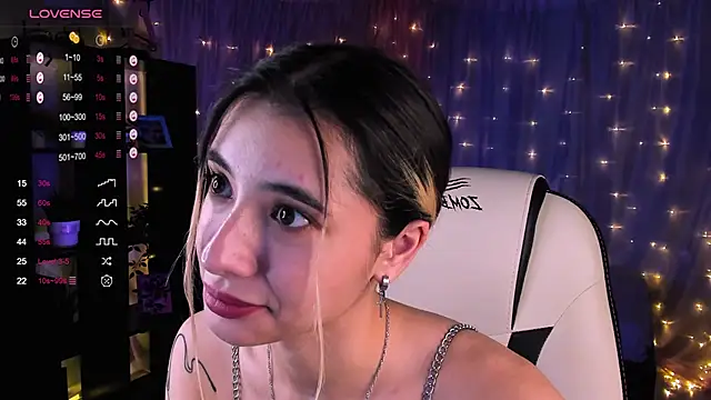 DarlaLike online show from December 4, 2024, 7:06 am