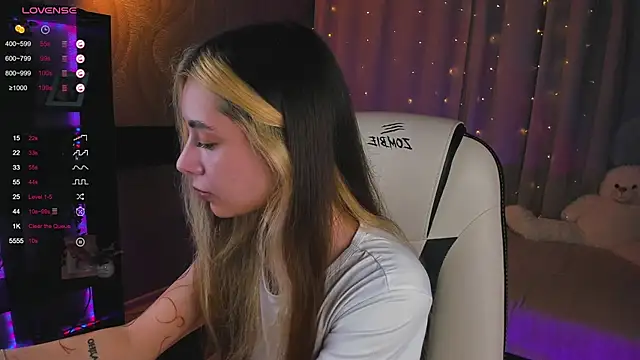 DarlaLike online show from March 8, 2025, 4:34 am