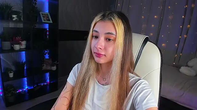 DarlaLike online show from March 15, 2025, 4:35 am