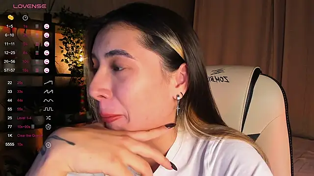 DarlaLike online show from October 4, 2025, 4:10 am