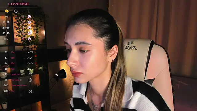 DarlaLike online show from November 22, 2025, 3:38 am