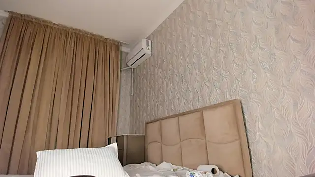 heyheyneko online show from October 20, 2025, 1:33 pm